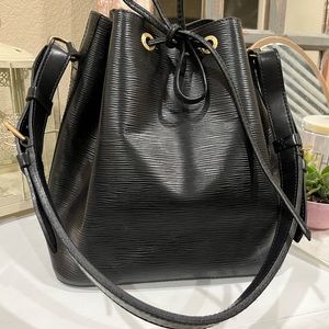 🖤Authentic🖤 Louis Vuitton Petit Noe